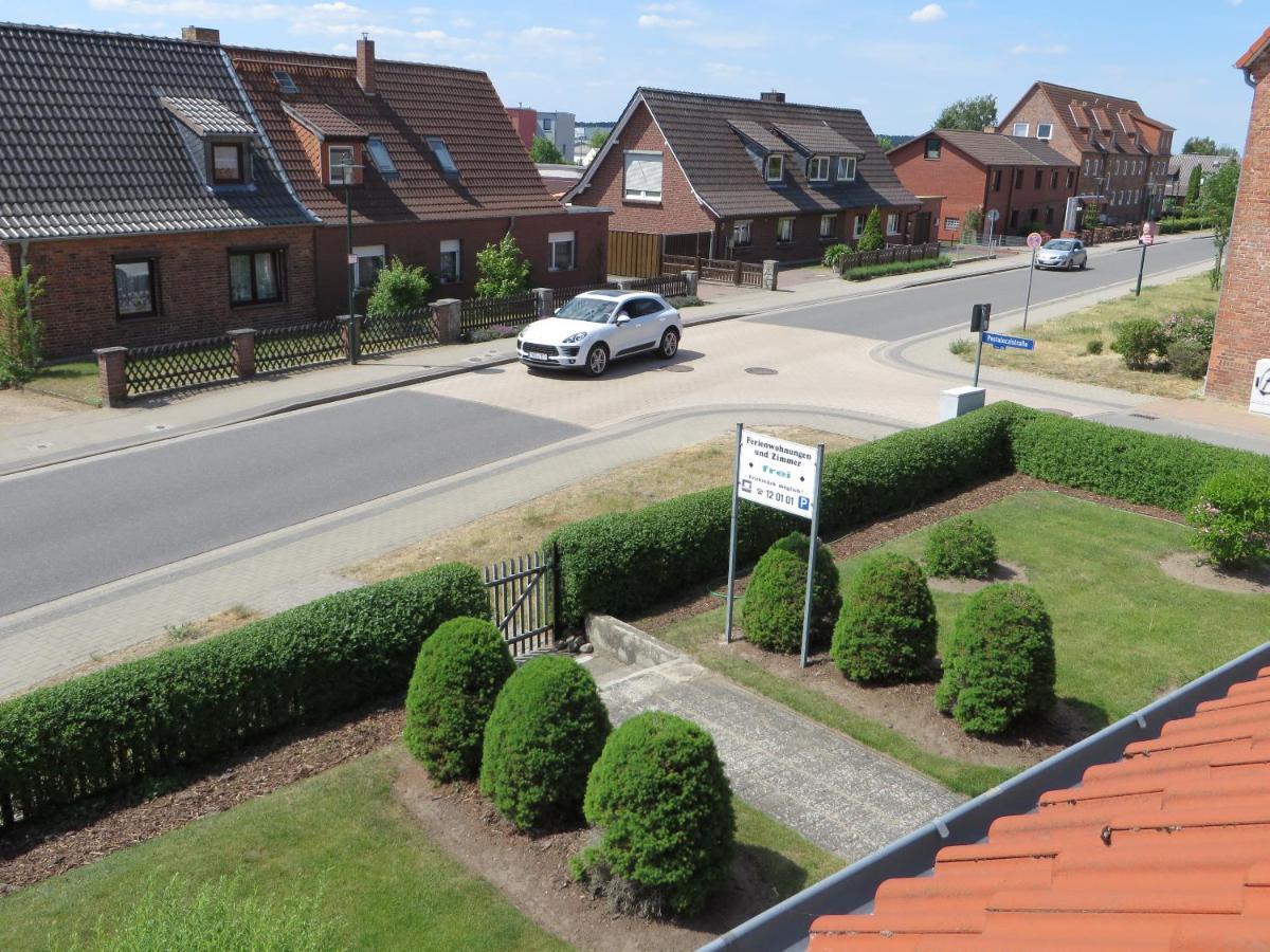 Ferienwohnungen "Marie" Mit Terrassen, Inclusive Park- Und Stellplaetze Am Haus, Mueritz-Strand Nur 700M, Altstadt 10Min, Ruhige Lage, Waren  Eksteriør billede